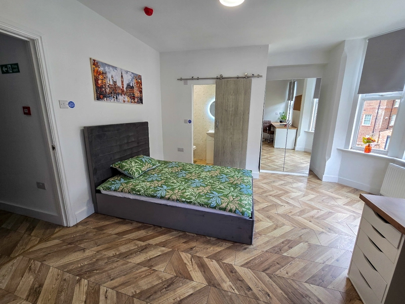 Sherwin Grove, 5-Bed Ensuite Student Home NG7 2EZ - Thumbnail 24